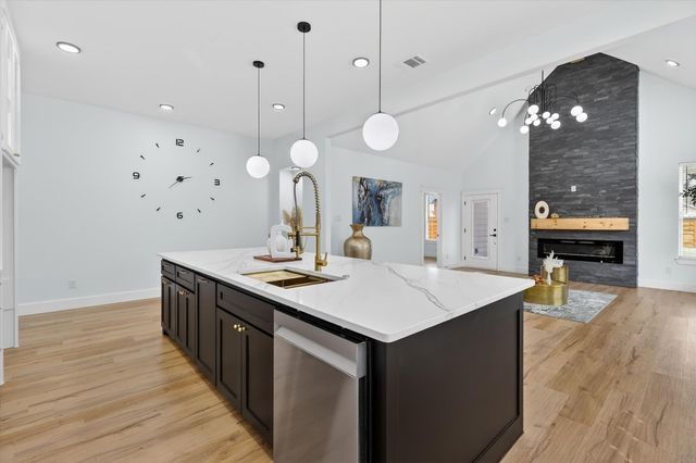 1312 Wayne St, Haltom City, TX 76117