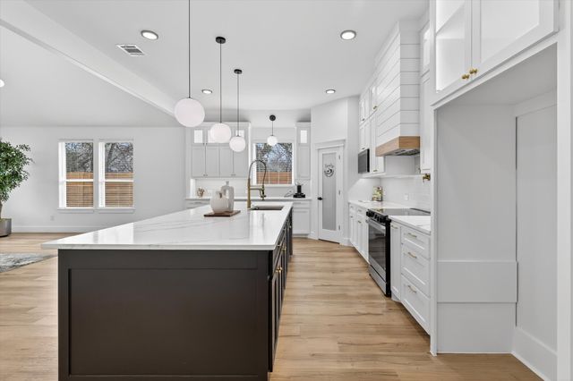 1312 Wayne St, Haltom City, TX 76117