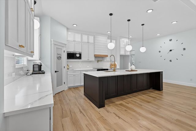 1312 Wayne St, Haltom City, TX 76117