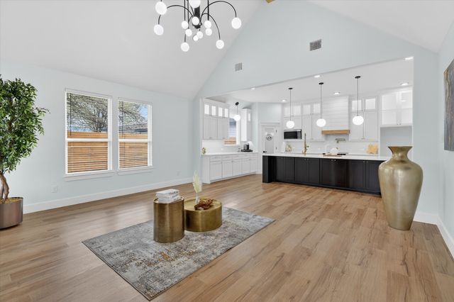 1312 Wayne St, Haltom City, TX 76117