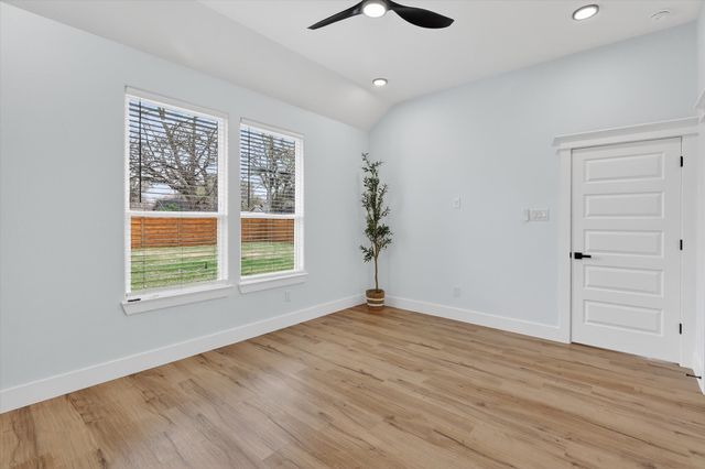 1312 Wayne St, Haltom City, TX 76117