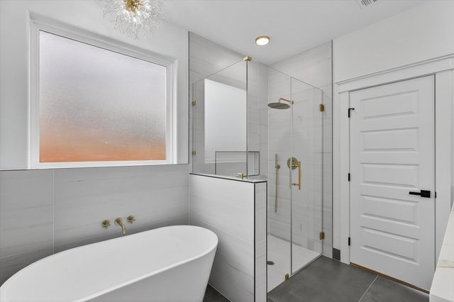 1312 Wayne St, Haltom City, TX 76117