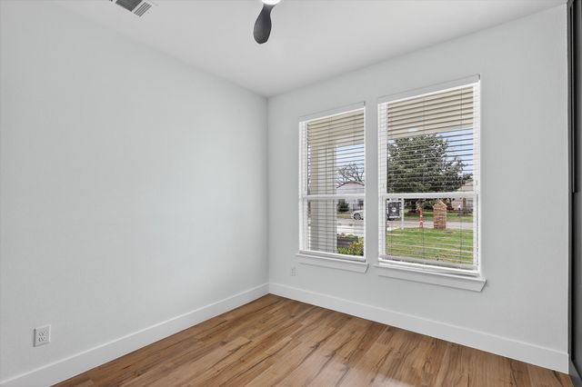 1312 Wayne St, Haltom City, TX 76117