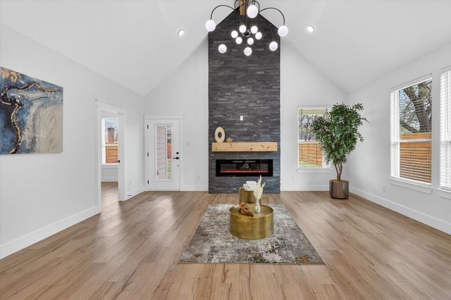 1312 Wayne St, Haltom City, TX 76117