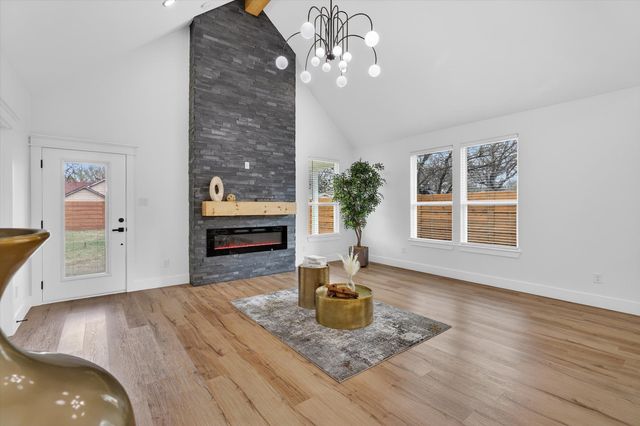 1312 Wayne St, Haltom City, TX 76117