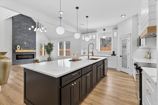 1312 Wayne St, Haltom City, TX 76117