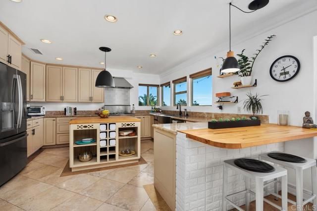 2303 Snead Drive, Oceanside, CA 92056