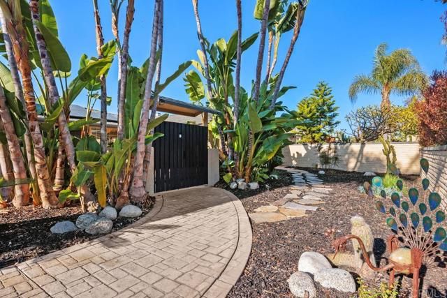 2303 Snead Drive, Oceanside, CA 92056