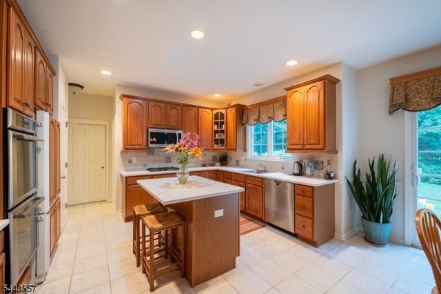 7 Stone Mountain Ct, Montgomery Twp., NJ 08558