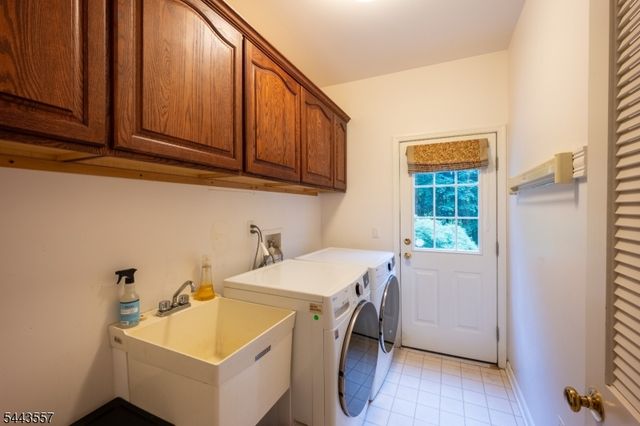 7 Stone Mountain Ct, Montgomery Twp., NJ 08558