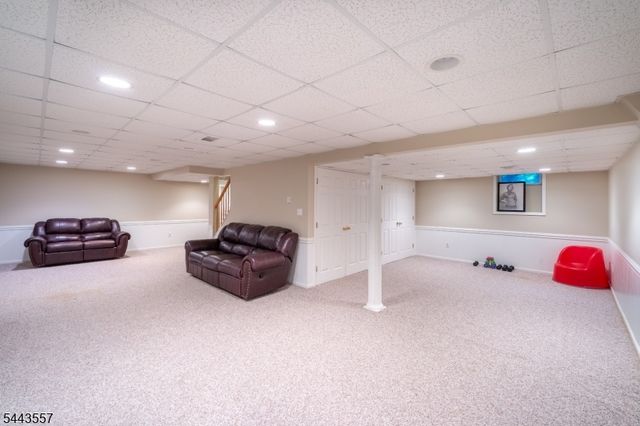 7 Stone Mountain Ct, Montgomery Twp., NJ 08558