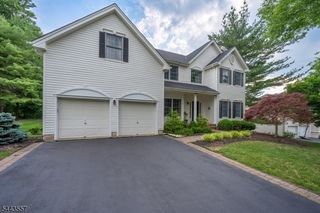 7 Stone Mountain Ct, Montgomery Twp., NJ 08558