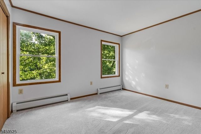 27 Seminole Ave, Rockaway Twp., NJ 07866