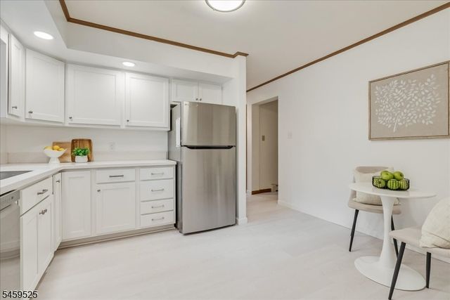 27 Seminole Ave, Rockaway Twp., NJ 07866
