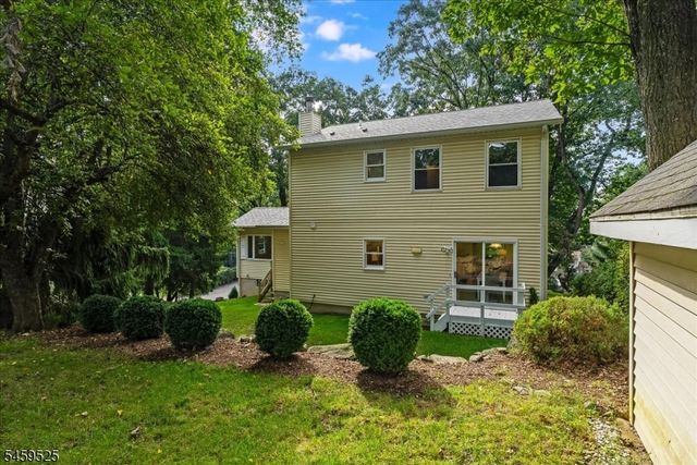 27 Seminole Ave, Rockaway Twp., NJ 07866