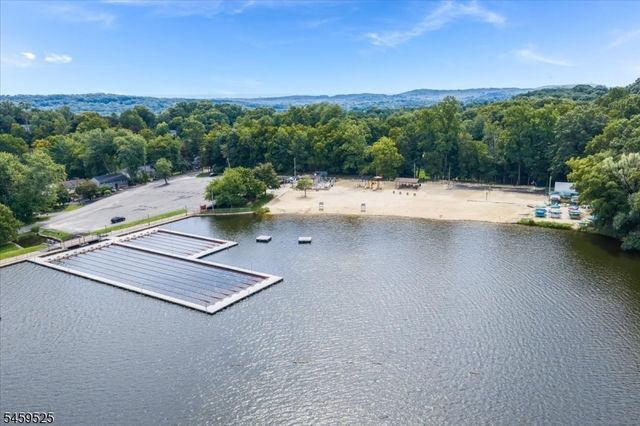 27 Seminole Ave, Rockaway Twp., NJ 07866