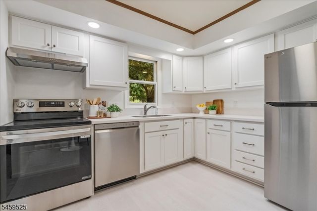 27 Seminole Ave, Rockaway Twp., NJ 07866