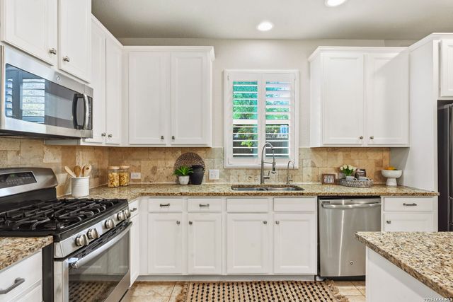 1927 ROARING FRK, San Antonio, TX 78260