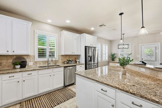 1927 ROARING FRK, San Antonio, TX 78260