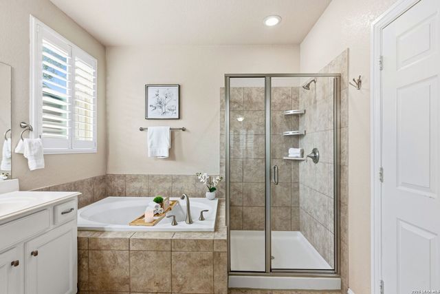 1927 ROARING FRK, San Antonio, TX 78260