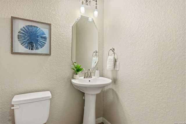 1927 ROARING FRK, San Antonio, TX 78260