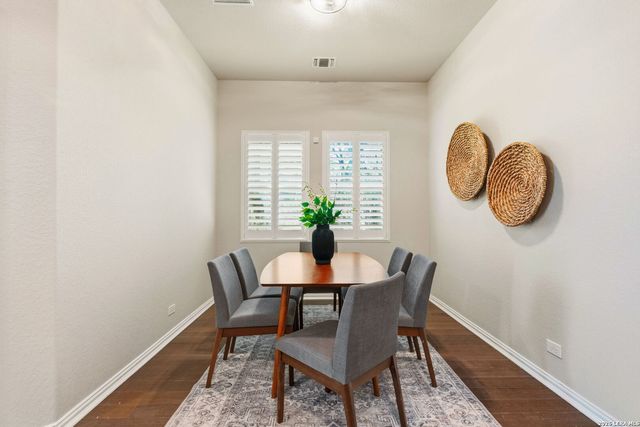 1927 ROARING FRK, San Antonio, TX 78260