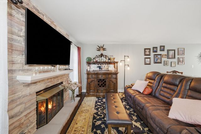 12254 S Dogwood Lane 1B, Palos Heights, IL 60463