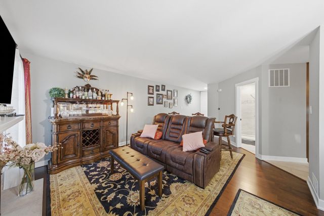 12254 S Dogwood Lane 1B, Palos Heights, IL 60463