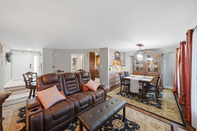 12254 S Dogwood Lane 1B, Palos Heights, IL 60463