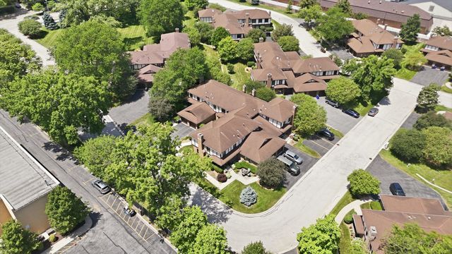 12254 S Dogwood Lane 1B, Palos Heights, IL 60463