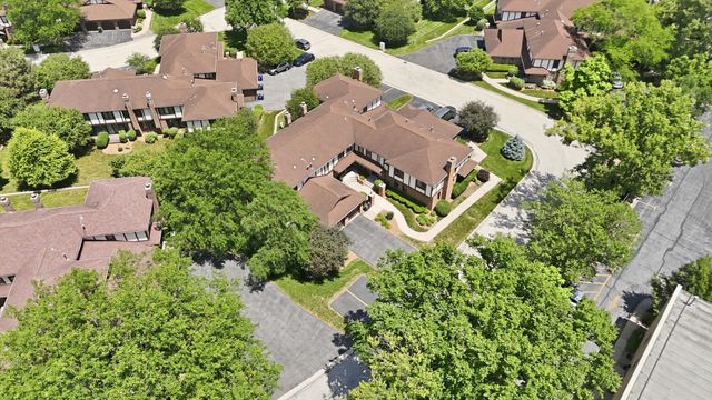 12254 S Dogwood Lane 1B, Palos Heights, IL 60463