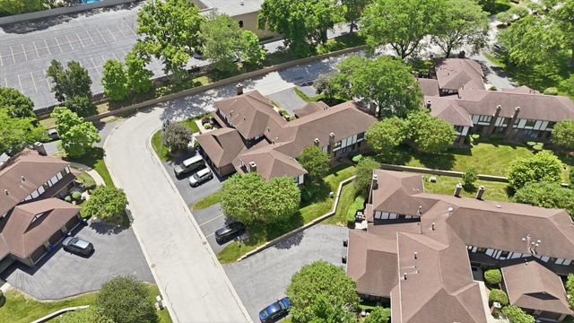 12254 S Dogwood Lane 1B, Palos Heights, IL 60463