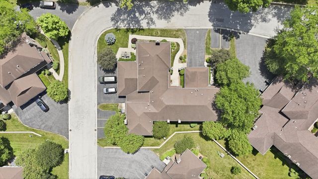 12254 S Dogwood Lane 1B, Palos Heights, IL 60463
