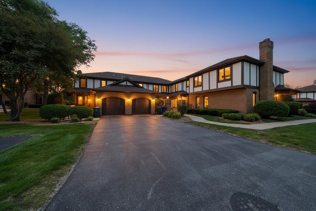 12254 S Dogwood Lane 1B, Palos Heights, IL 60463