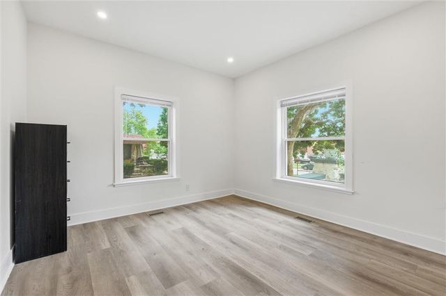 2708 Tracy Avenue, Kansas City, MO 64109