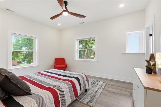 2708 Tracy Avenue, Kansas City, MO 64109