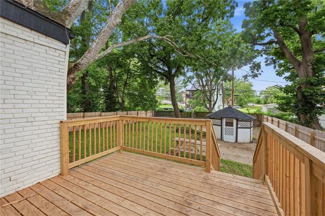 2708 Tracy Avenue, Kansas City, MO 64109