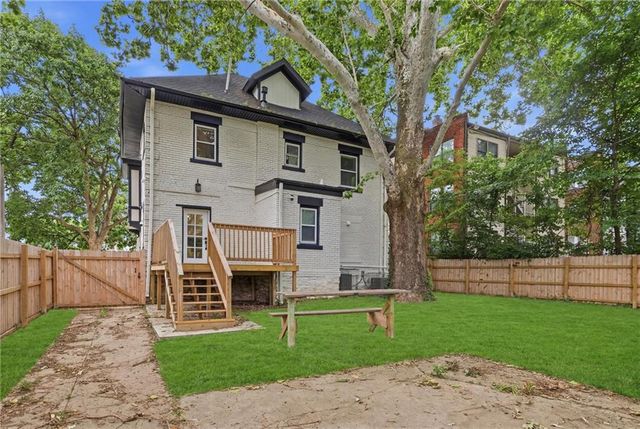 2708 Tracy Avenue, Kansas City, MO 64109