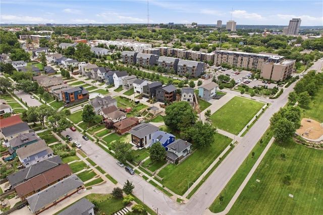 2708 Tracy Avenue, Kansas City, MO 64109