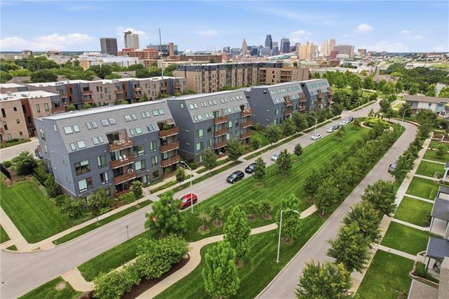 2708 Tracy Avenue, Kansas City, MO 64109