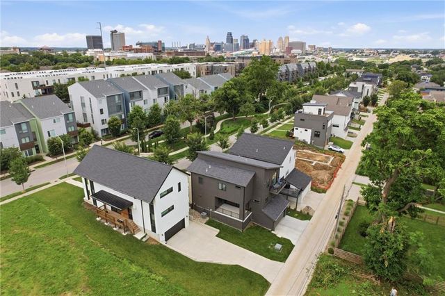 2708 Tracy Avenue, Kansas City, MO 64109