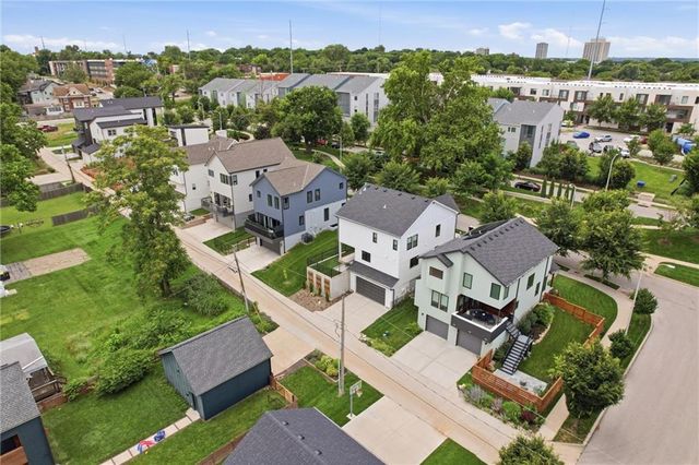 2708 Tracy Avenue, Kansas City, MO 64109