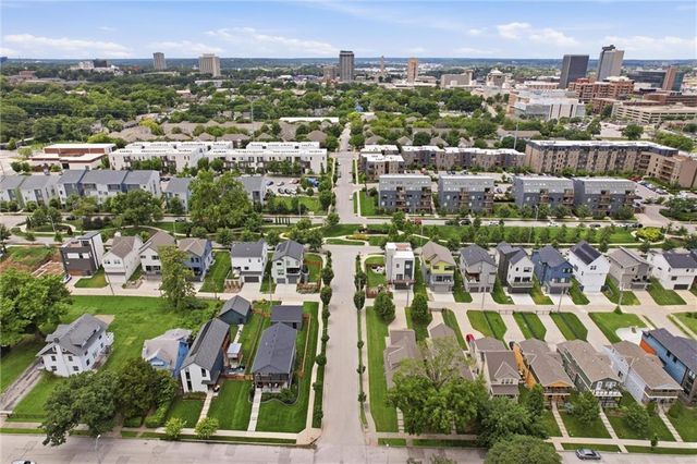 2708 Tracy Avenue, Kansas City, MO 64109
