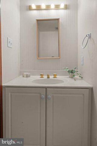 7099 GLEN CURTISS LN, Warrenton, VA 20187