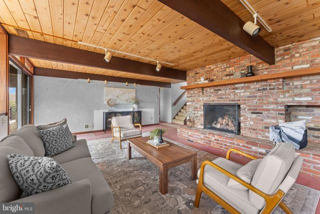 7099 GLEN CURTISS LN, Warrenton, VA 20187