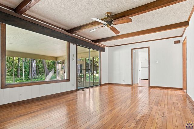 3540 SW Oak PKWY, Topeka, KS 66614