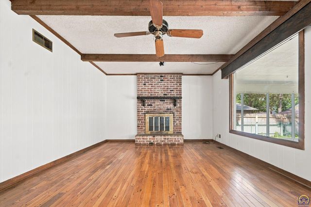 3540 SW Oak PKWY, Topeka, KS 66614