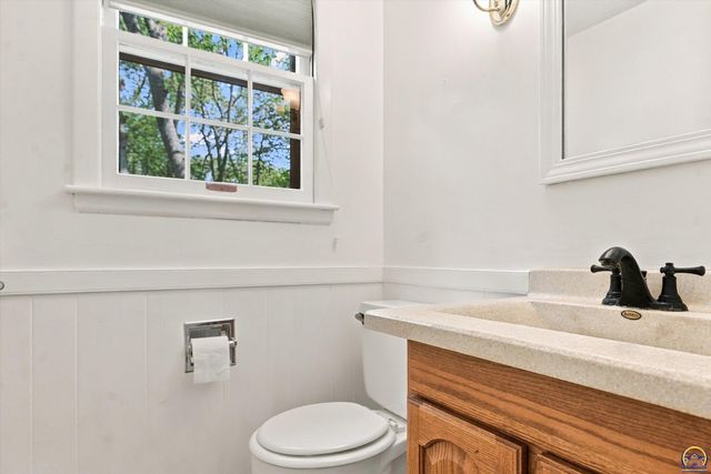 3540 SW Oak PKWY, Topeka, KS 66614