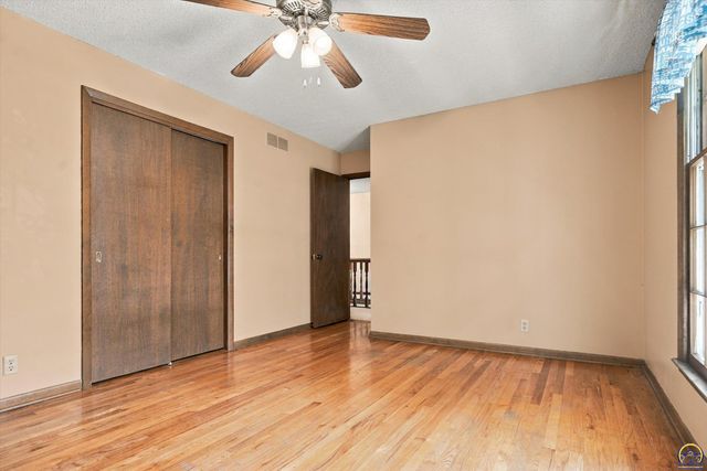 3540 SW Oak PKWY, Topeka, KS 66614