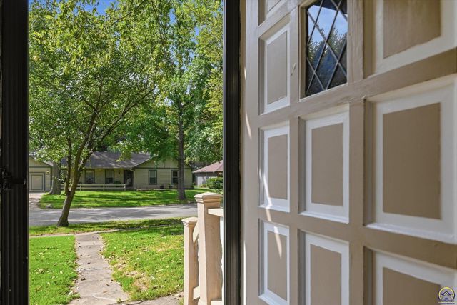 3540 SW Oak PKWY, Topeka, KS 66614